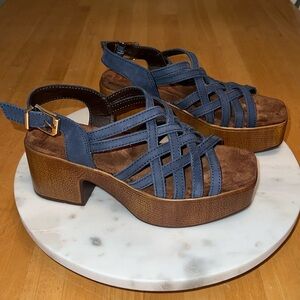 HOUSE OF HARLOW 1960 Georgia Wedge Sandal - Size 7